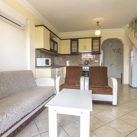 Sunset Beach Club Aqualettings Lighthouse 4