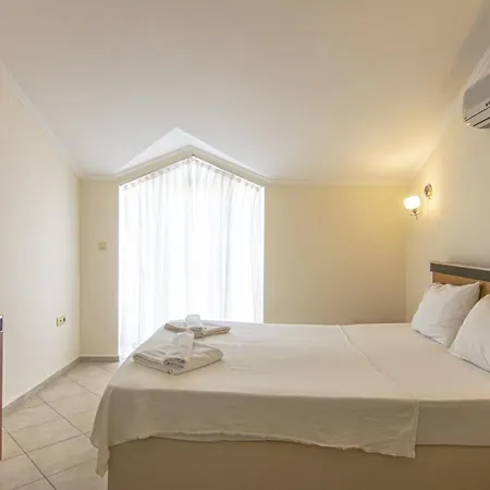 Sunset Beach Club Aqualettings Lighthouse 4 *